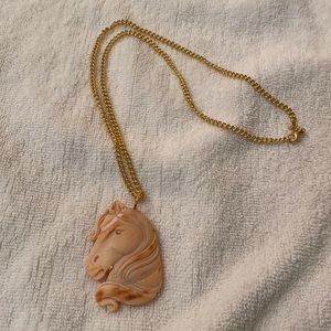 NWOT horse necklace